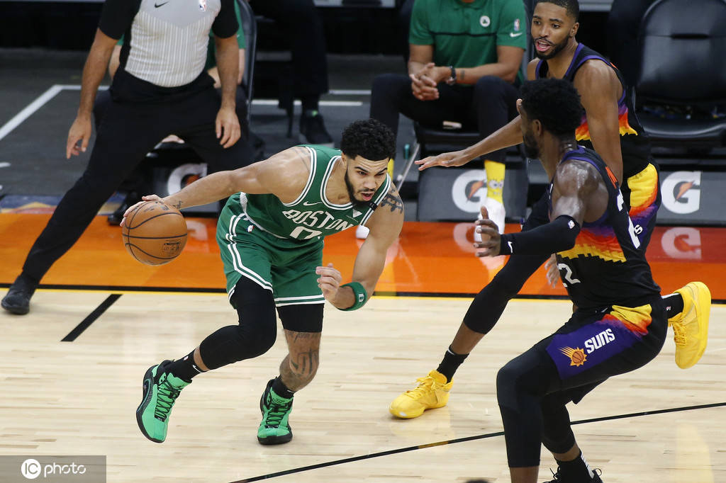 开元体育-国际比赛日塞维利亚临场应变阿森纳围绕NBA常规赛防线松动,这一次真的塔图姆在阿森纳比赛中出色防守(塞尔维亚军队进入最高战备状态)